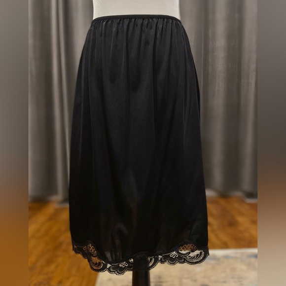 Carroll Reed black satin half slip skirt - Picture 1 of 6